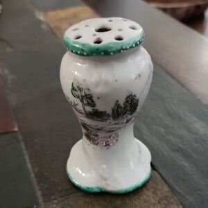 Elegant Green and White Ceramic Hat Pin Holder